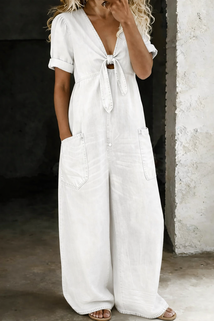 Benigna™ | Tuta in denim a maniche corte con scollatura a V e cintura