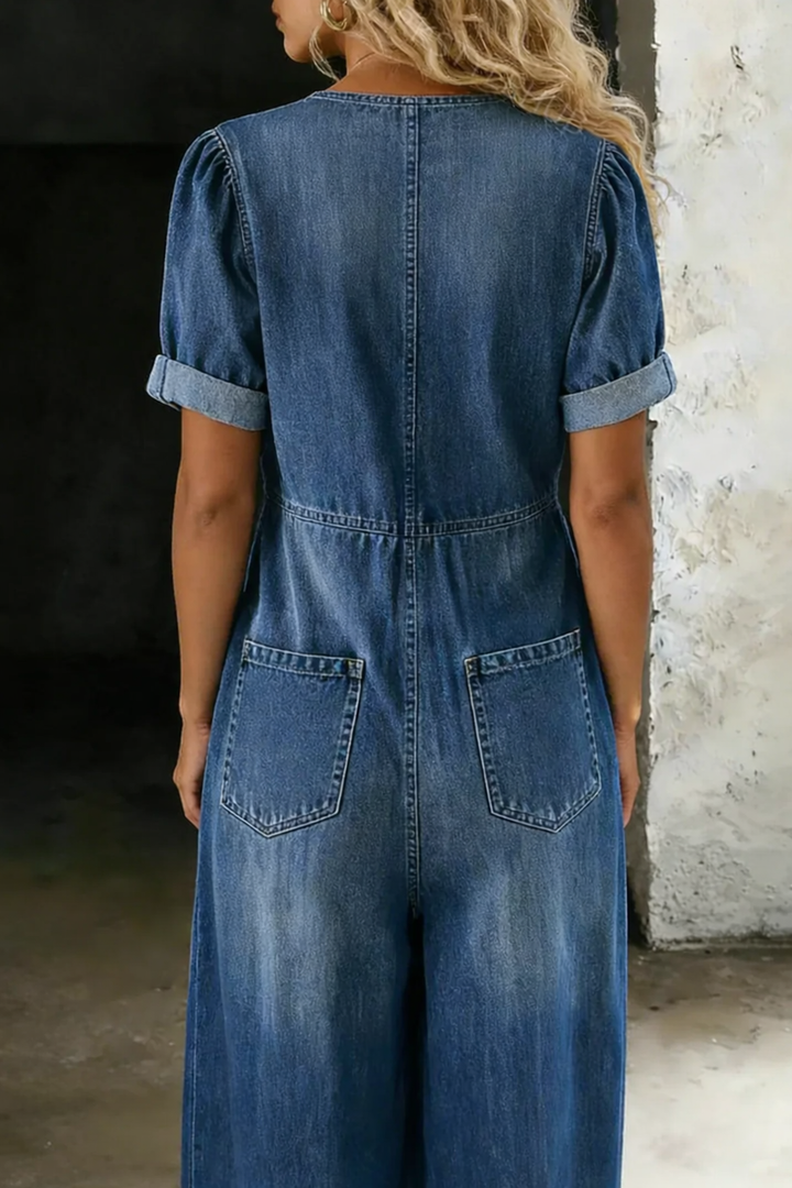 Benigna™ | Tuta in denim a maniche corte con scollatura a V e cintura